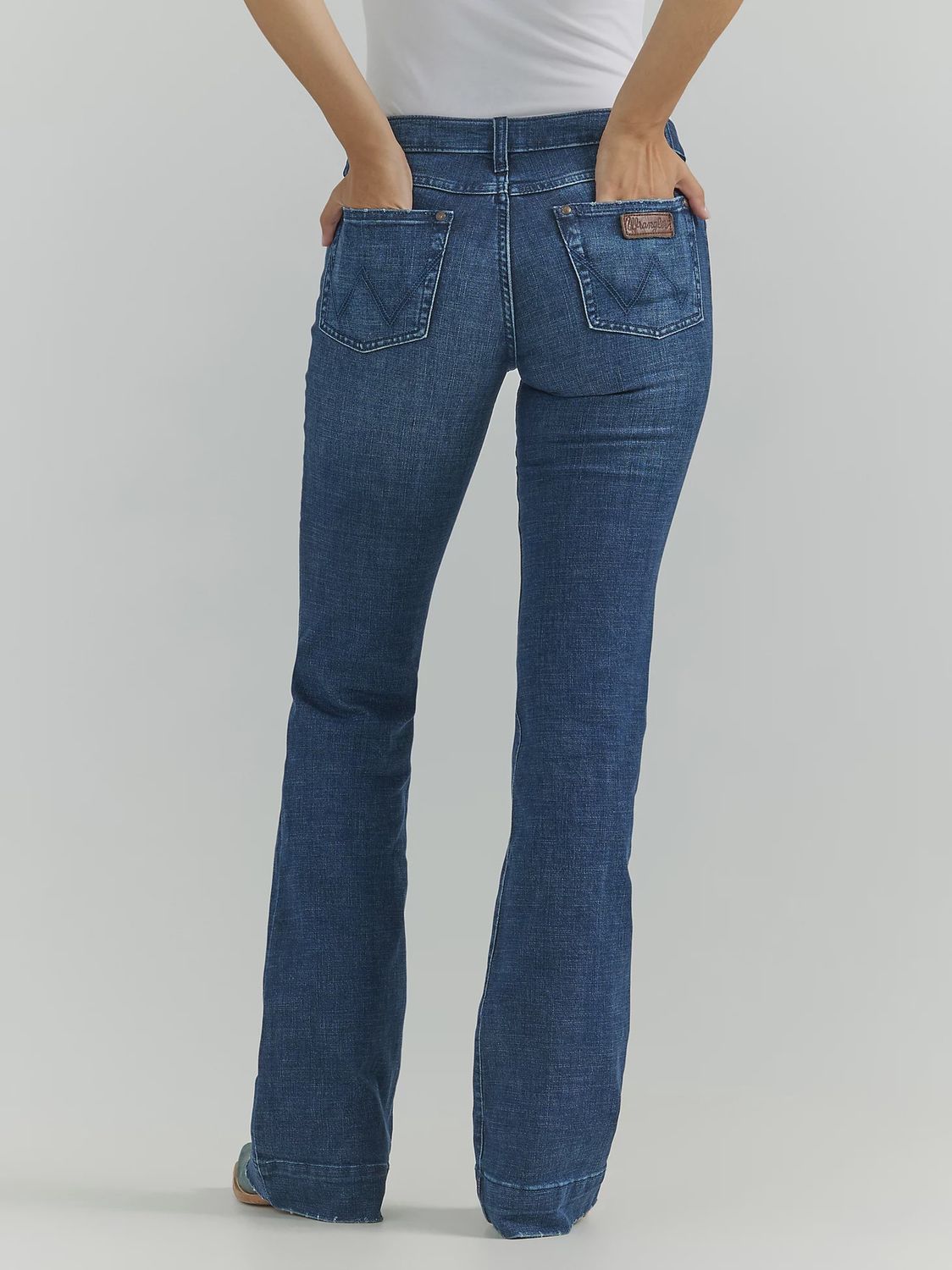 Women&#39;s Wrangler Retro® Mae Wide Leg Trouser Jean in Sophia