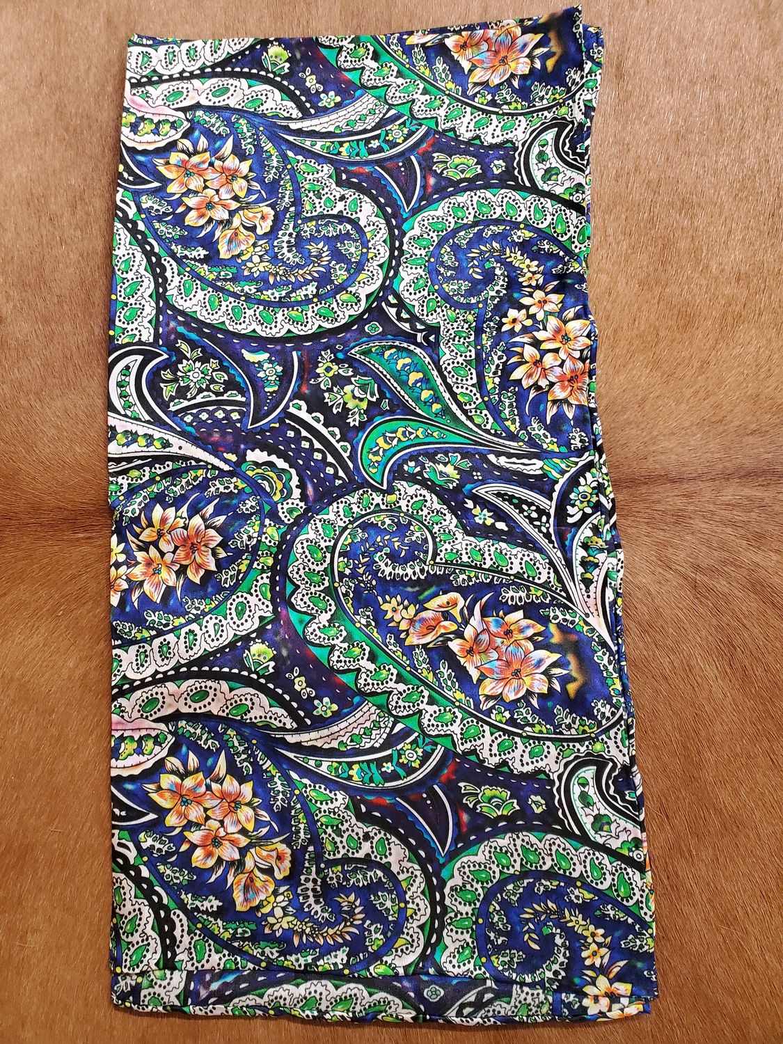 Wild Rag 33x33 Bright Scroll with Floral