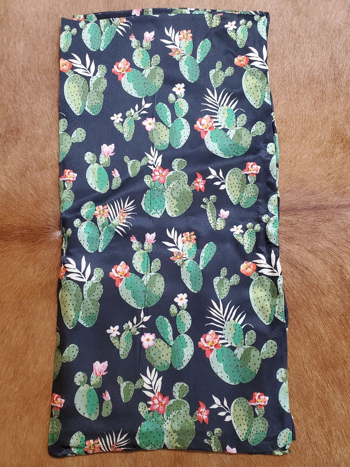 Wild Rag 33x33 Cactus Black
