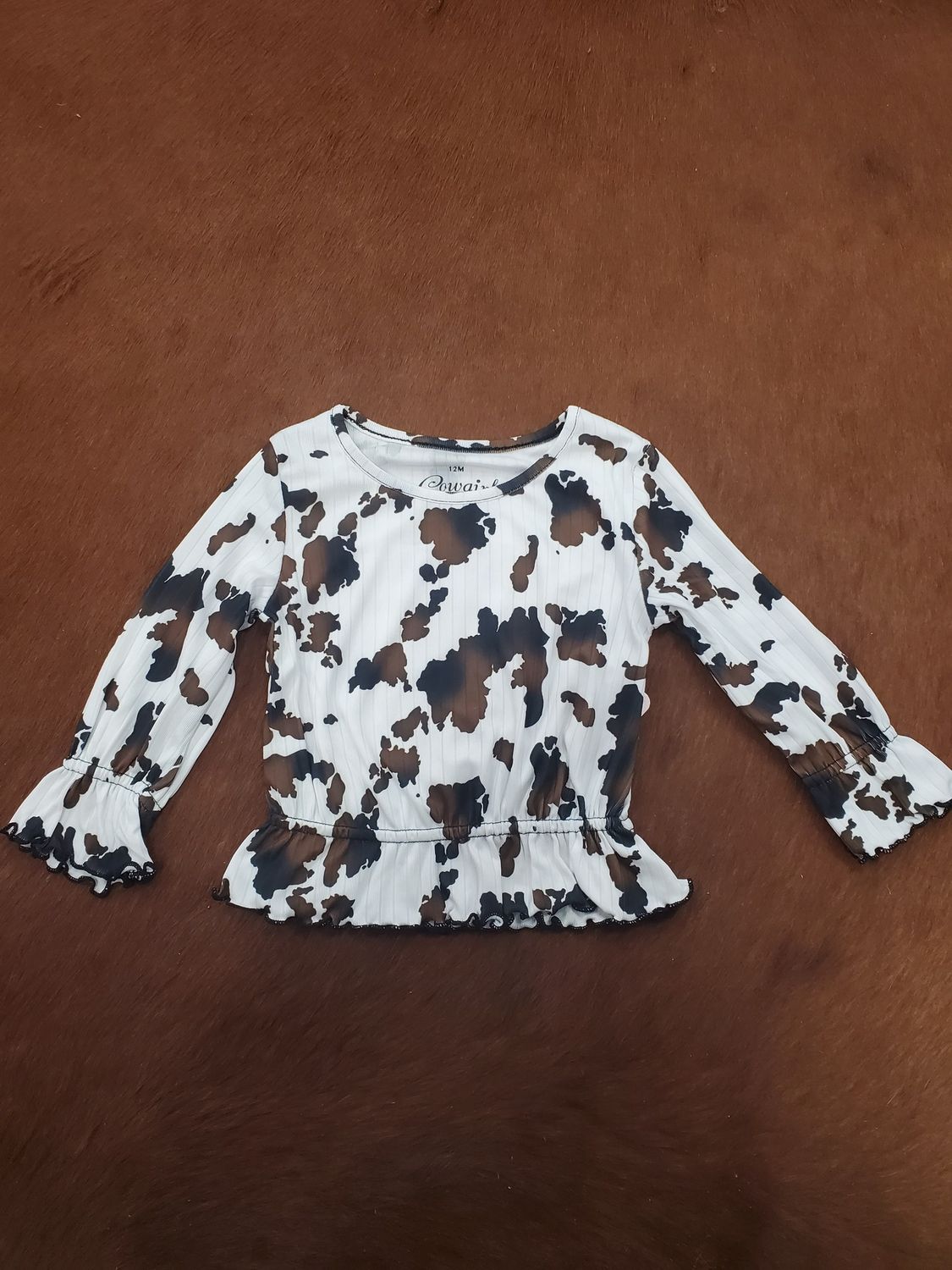 Moody Cow Ruffle Trim Crew LS
