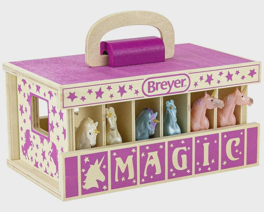 Unicorn Magic Wood Carry Stable with 6 Unicorns