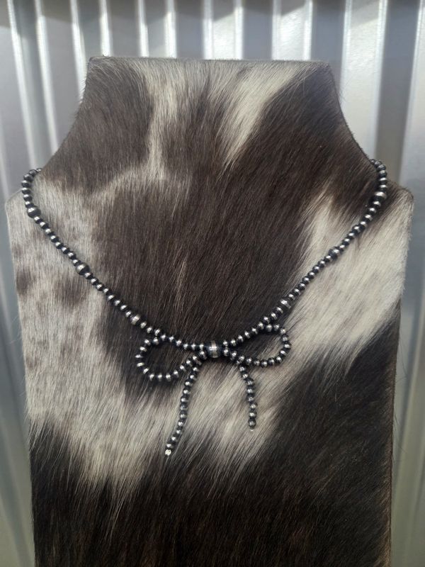 Bow Necklace