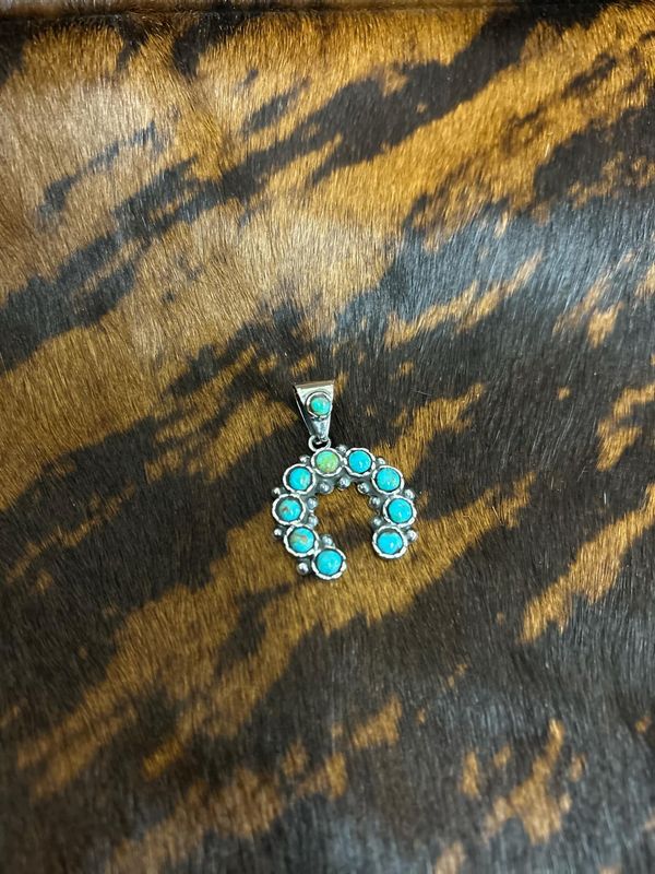 The Naja Pendant