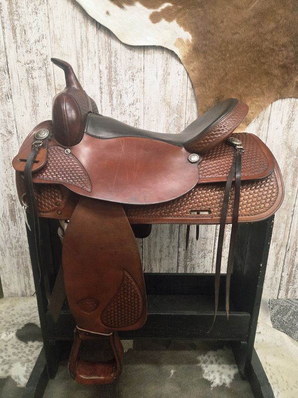 JBW Used 16.5&quot; Reg Bar Hereford Trail Saddle