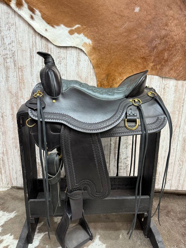 17.5&quot; Wide Fit #2 Cheyenne Heritage Tucker Trail