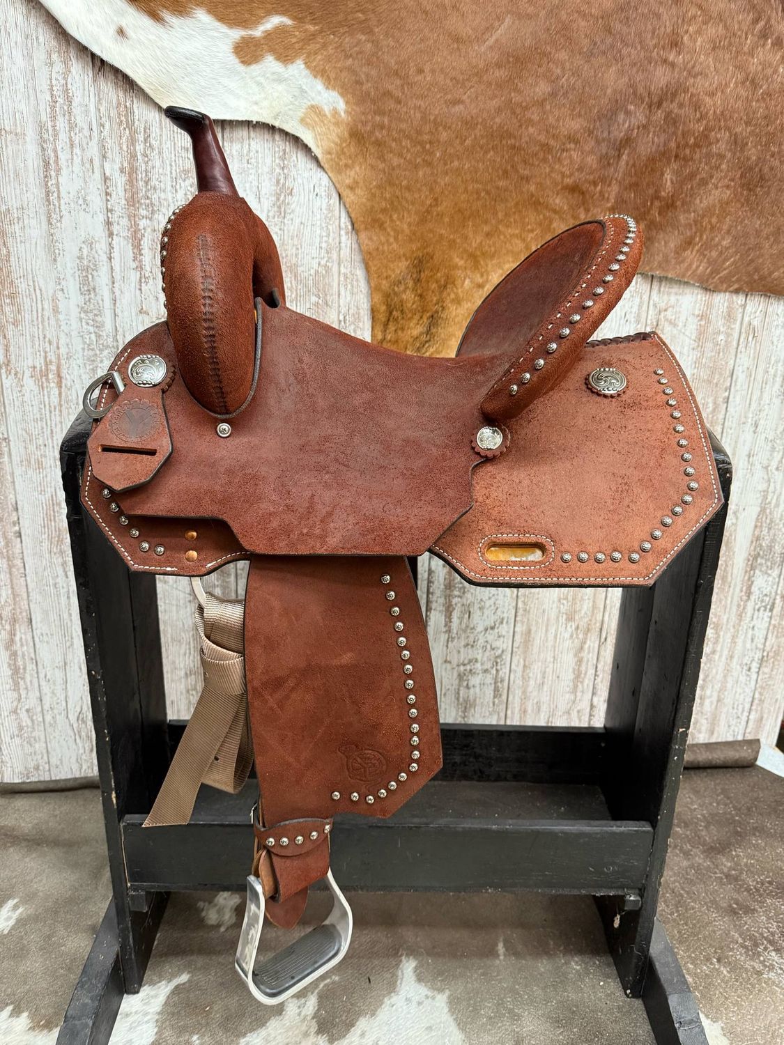 14&quot; Wide Fit Circle Y Redwood barrel saddle