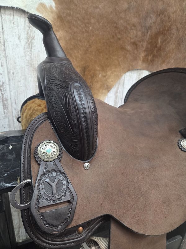 Circle Y 14" Wide Fit Dakota Barrel Saddle