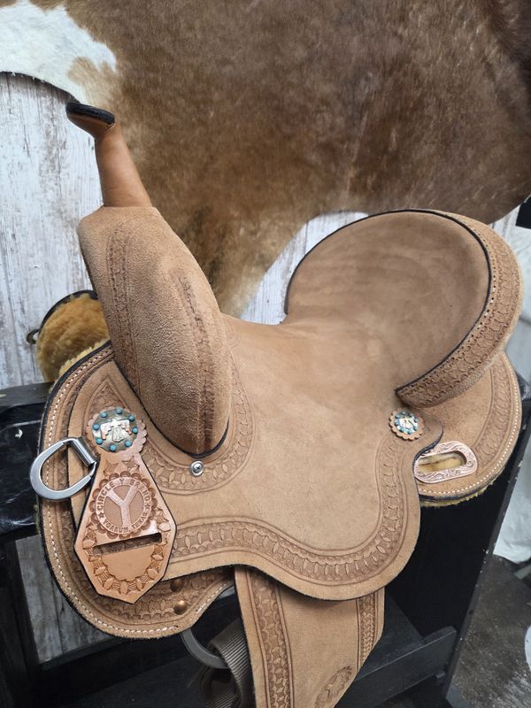 Circle Y 13.5" Wide Fit Windsor Barrel Saddle