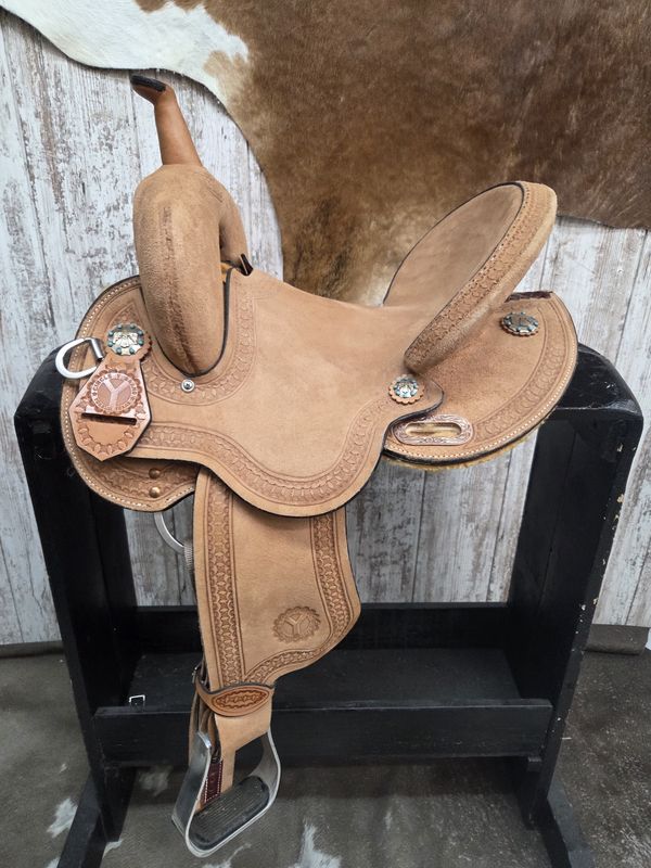 Circle Y 13.5&quot; Wide Fit Windsor Barrel Saddle