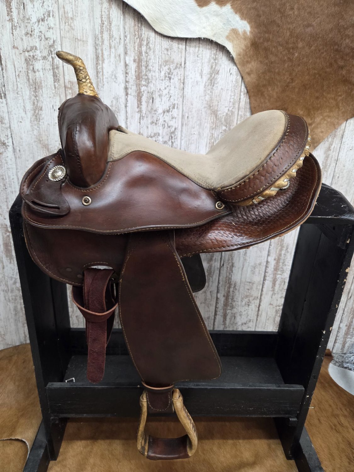 JBW Used 14&quot; Wide Barrel Saddle