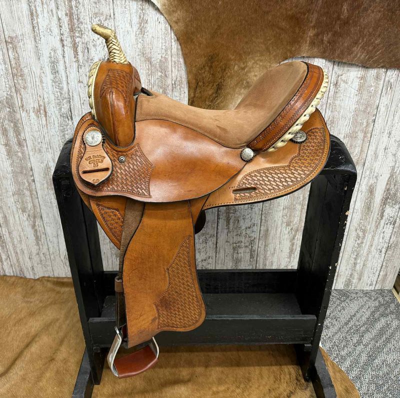 Used 16&quot; Circle M Barrel Saddle