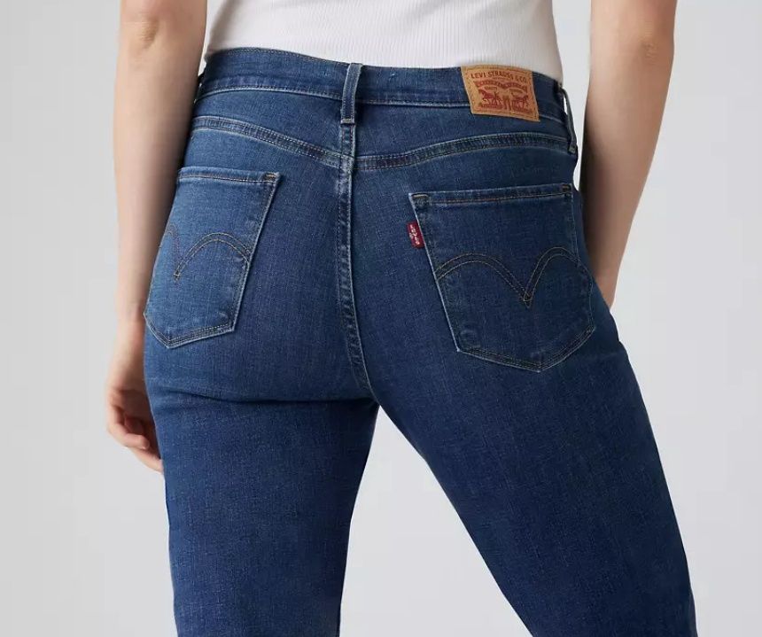 Levi Classic Bootcut Jeans