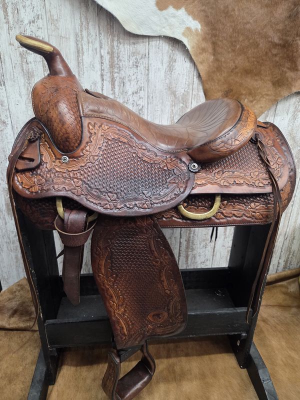 Used 15.5&quot; Reg Hereford Trail Saddle