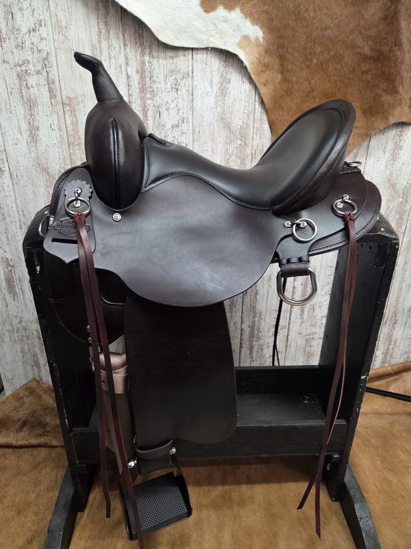 15&quot; Wide Little River Trail Round Skirt Saddle