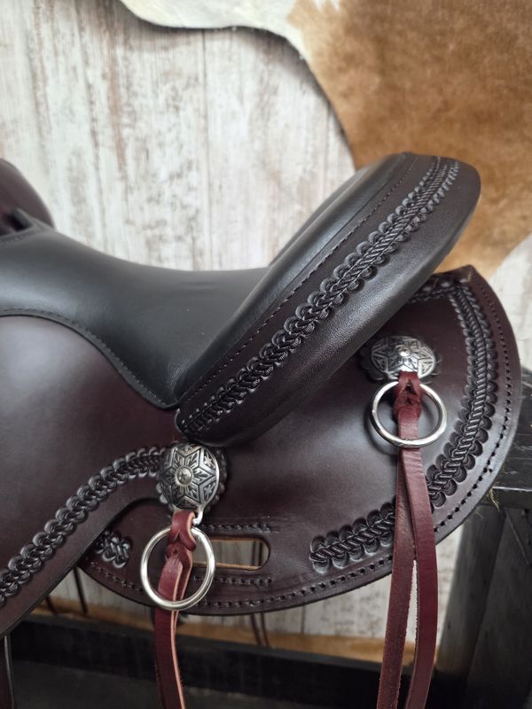 15" Wide Circle Y Gillette Trail Saddle
