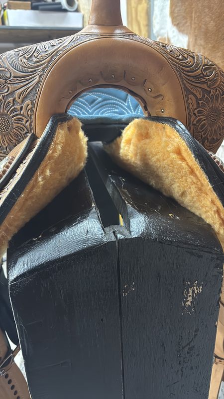 14" Circle Y Maisle Freedom Barrel Saddle - Regular Fit