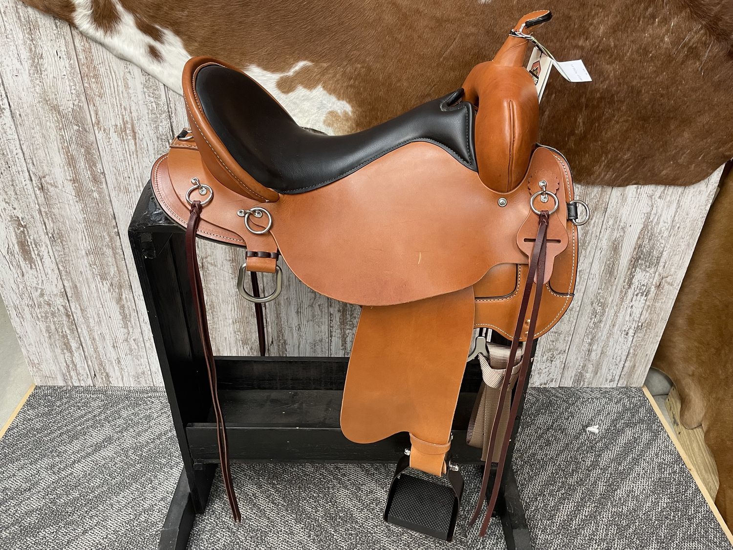 18" Little River Round Skirt Trail Saddle