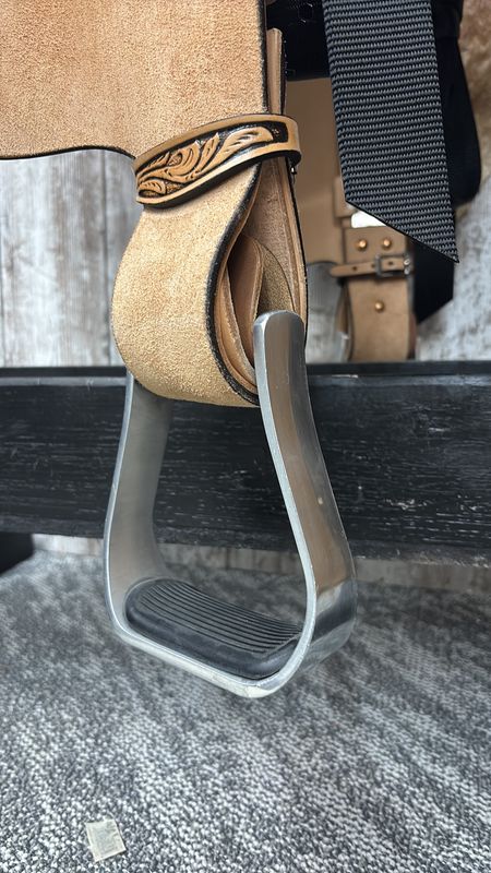 14.5" Circle Y High Horse Mansfield Barrel Saddle