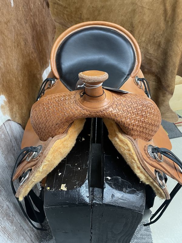 17" Circle Y Sulphur River Trail Saddle - Regular Tree