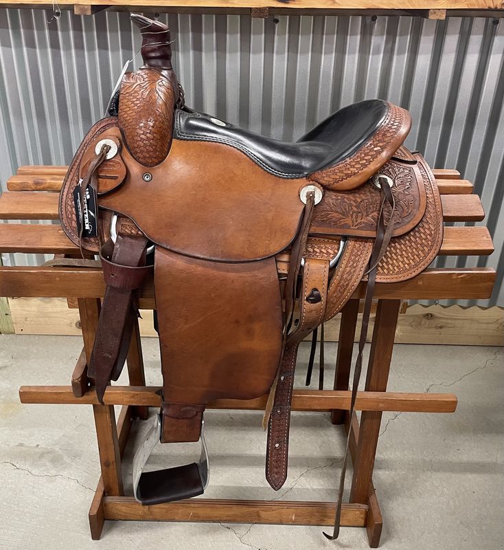 Used 16" Dakota Rope Saddle