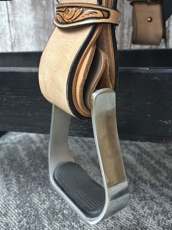 15" Circle Y High Horse Mansfield Barrel Saddle - Wide Fit