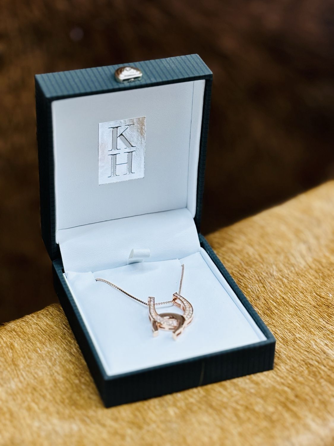 Double Horse-Shoe Necklace / Rose Gold