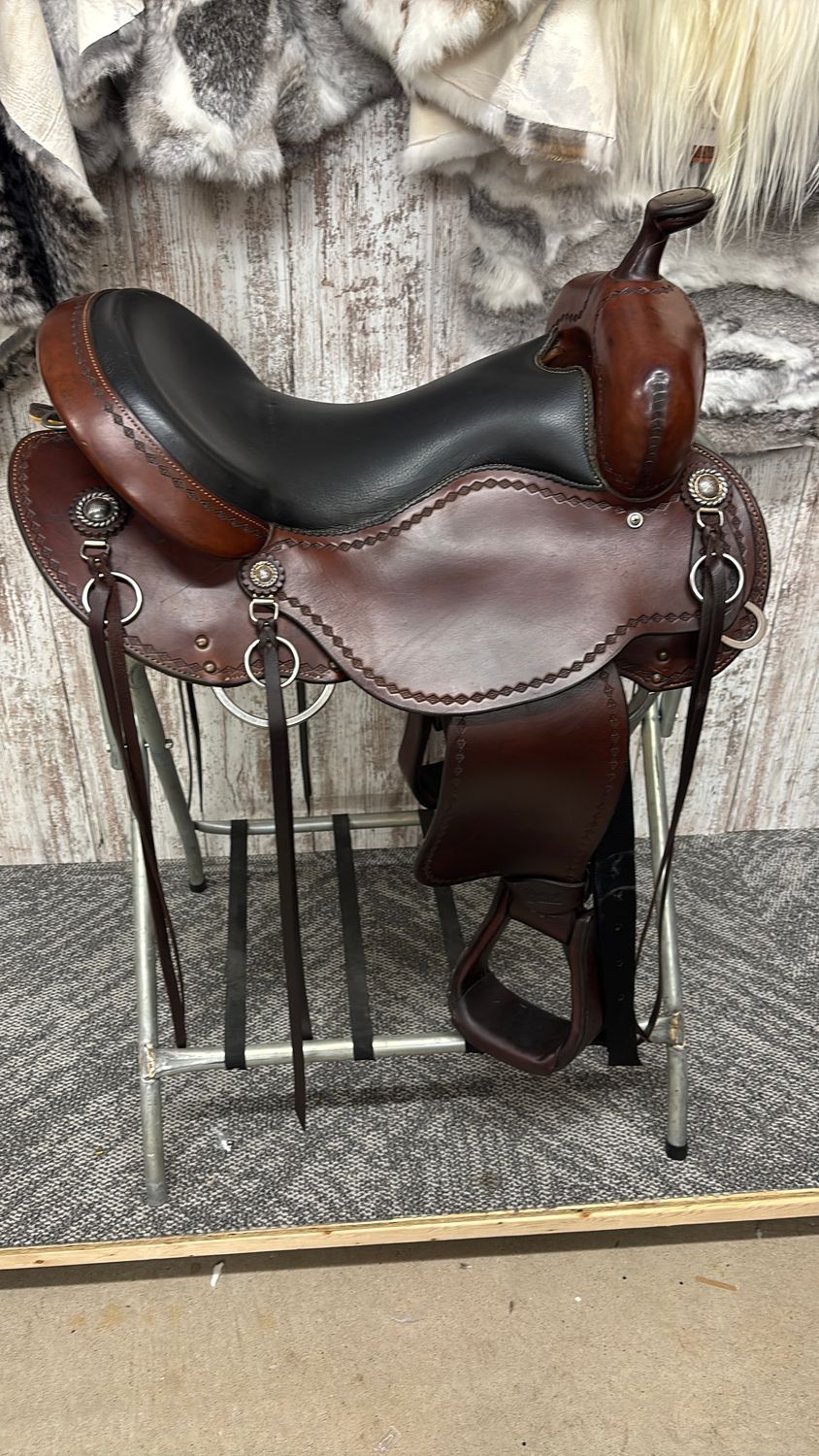 Used 17" Cashel Trail Saddle