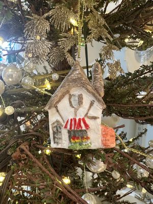 Carmel Traditional Cottage Ornament Small Tuck Box