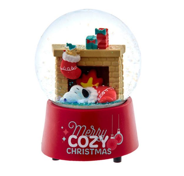 Peanuts© 100MM Musical Snoopy Fireplace Water Globe