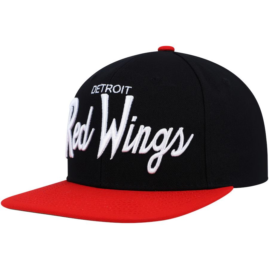 RED WINGS NHL SNAPBACK VINTAGE SCRIPT BLACK MITCHELL AND NESS