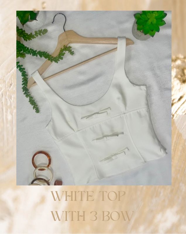 White top with 3 bow