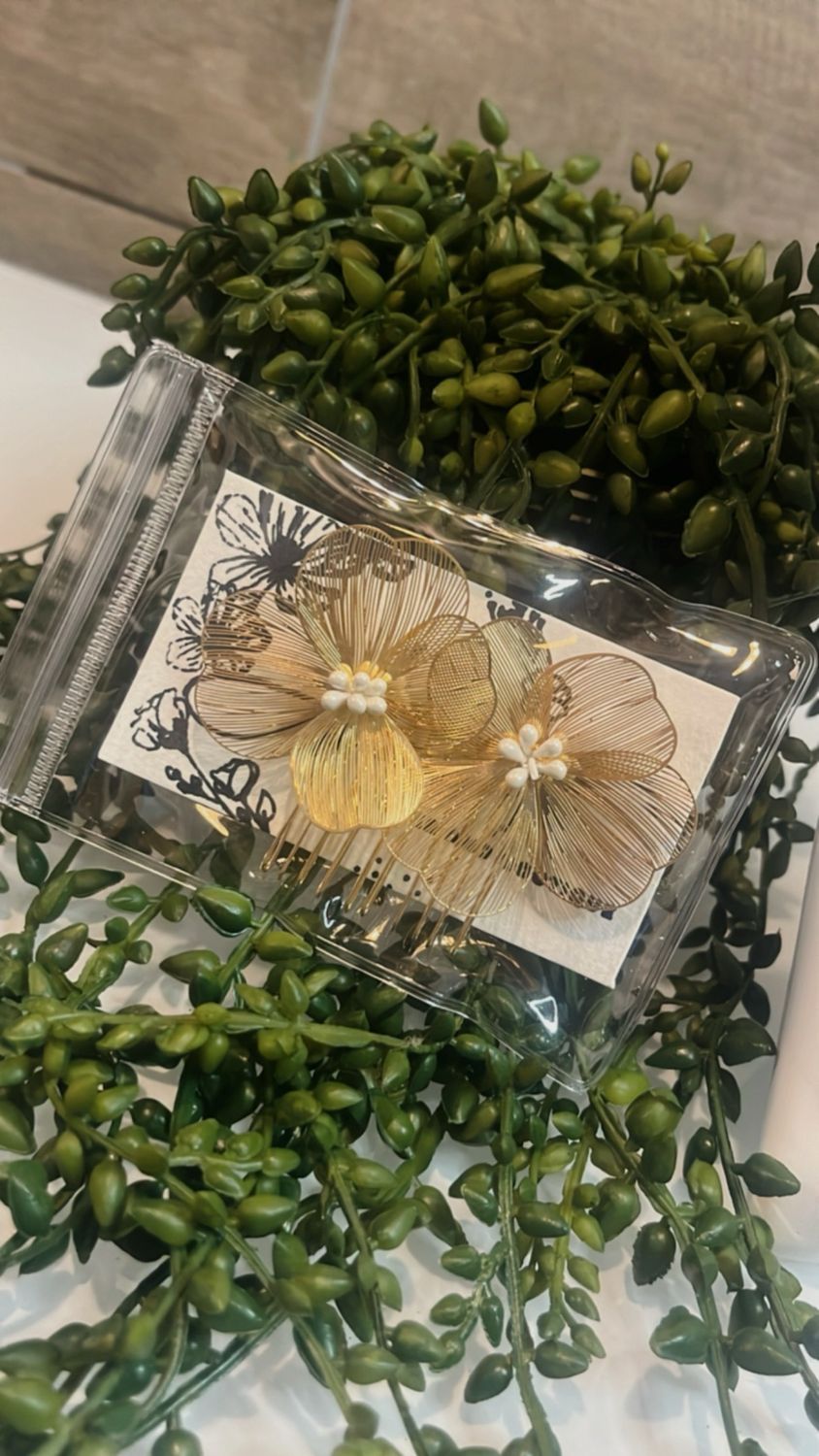Hair flowers