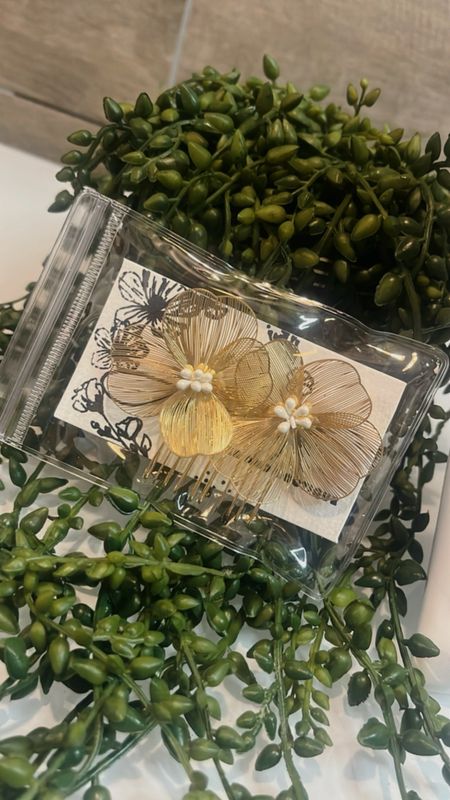 Hair flowers