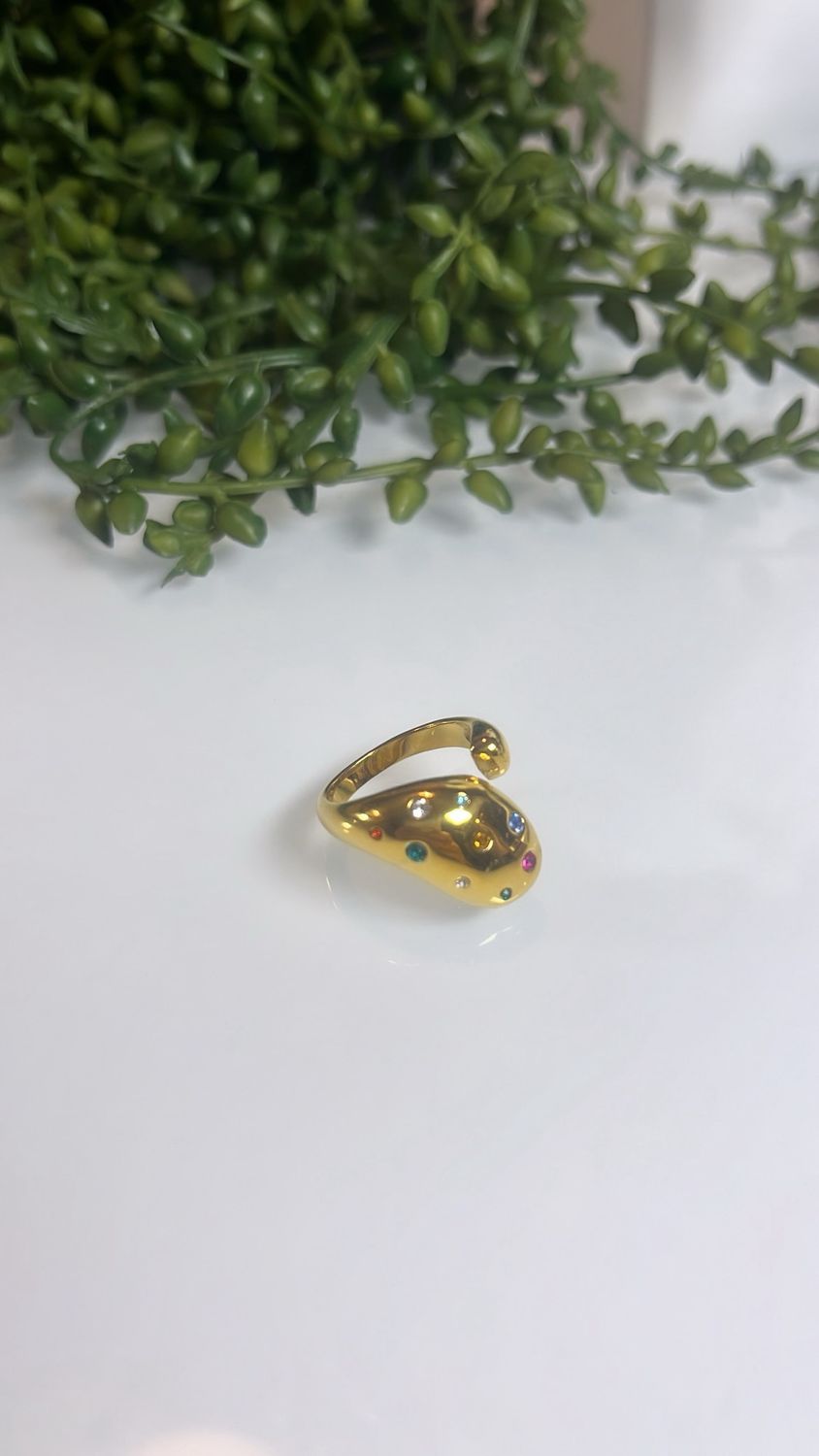 Sortija de gota con piedras