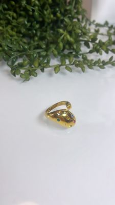 Sortija de gota con piedras
