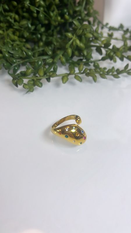 Sortija de gota con piedras