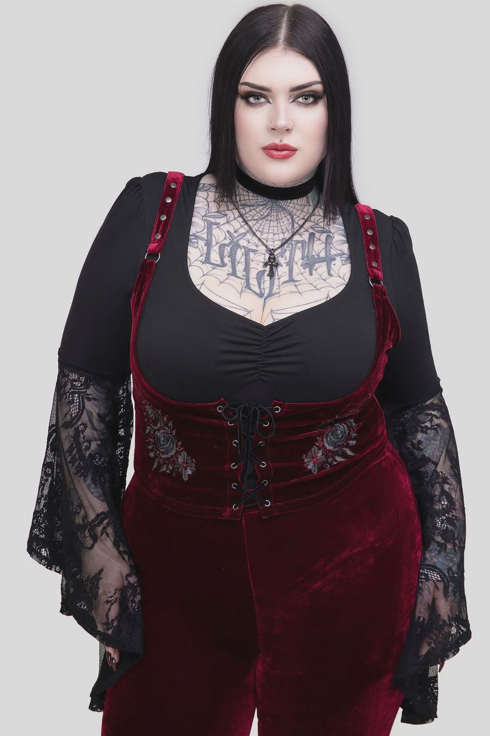 A Devil&#39;s Rose Underbust Corset [PLUS]