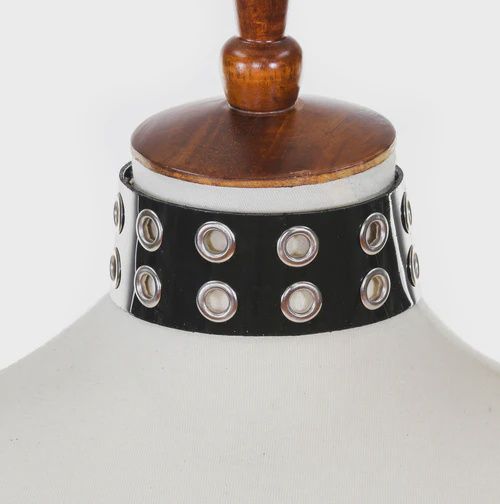 Choker En Vinyl À Oeillets Argent FCK105VN