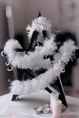 Luna Hexmas Garland