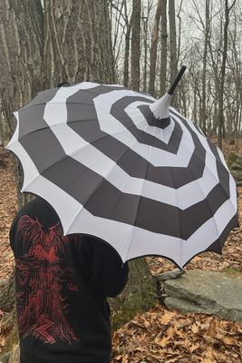 Batwing Pagoda Umbrella [BLACK&amp;WHITE]