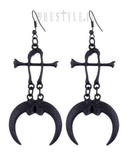 Claws &amp; Bones Earrings [BLACK]