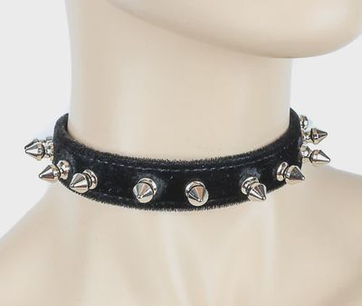 Choker en Velours à Studs CK134 [NOIR]