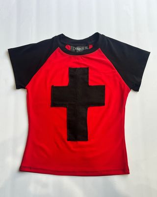 Black and Red Gothic Cross Cropped T-Shirt - MADE IN QUEBEC