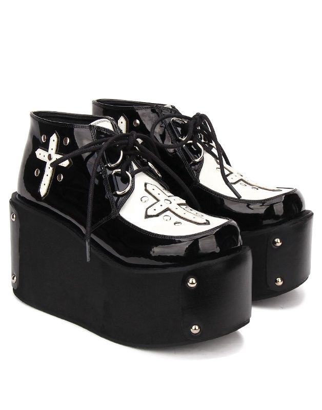 Souliers Gothic Cross Style