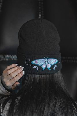 Tuque Luna Moth