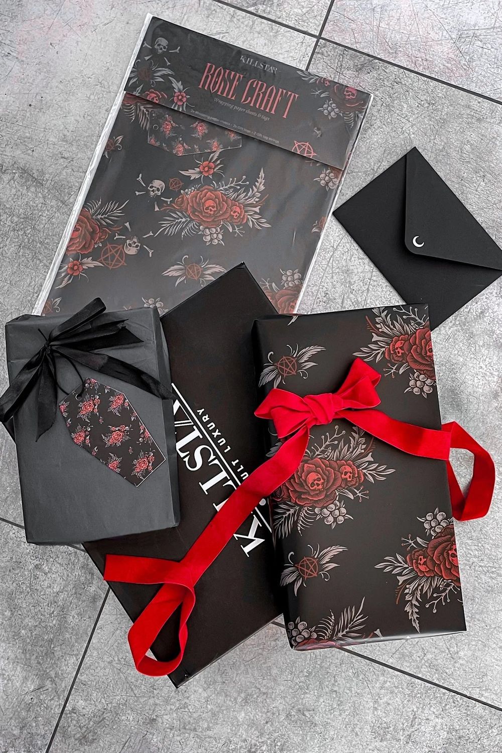 Rose Pattern Gift Wrap