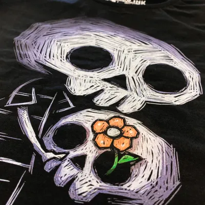 T-Shirt Life in Darkness Women