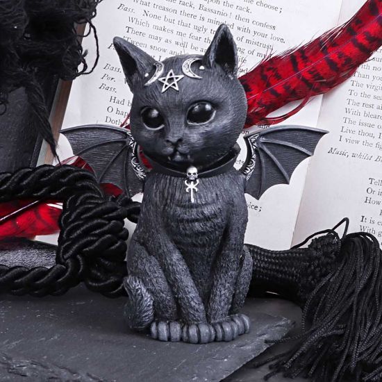 Malpuss Figurine