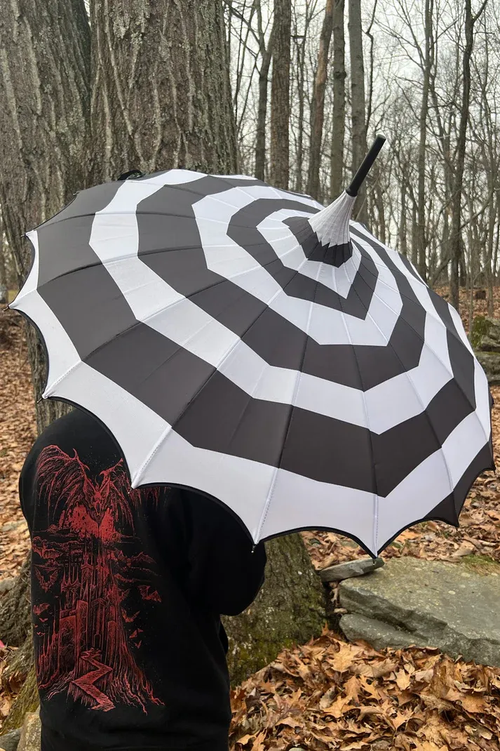 Batwing Pagoda Umbrella [BLACK&amp;WHITE]