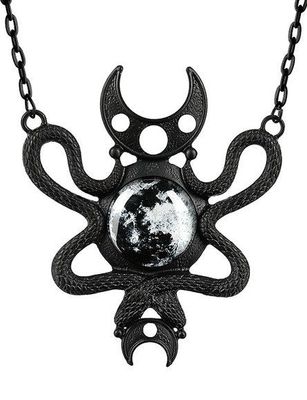 Moon Embraced Necklace [BLACK]